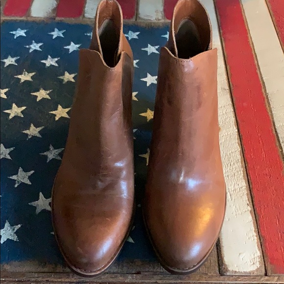 NIB Lucky Brand LK-ESSA Pull on Ankle Bootie - Picture 2 of 5